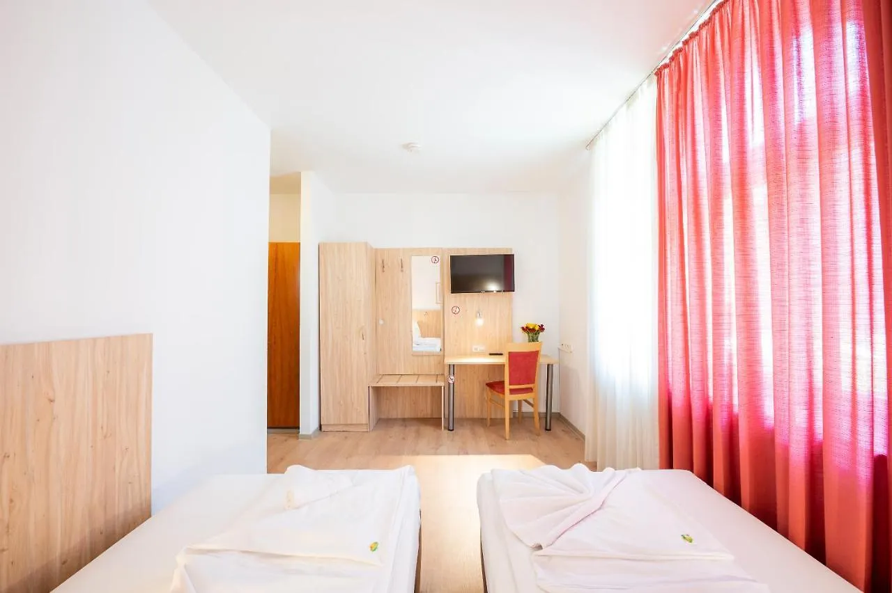 Hotel Astoria Am Urachplatz Stuttgart 3*,