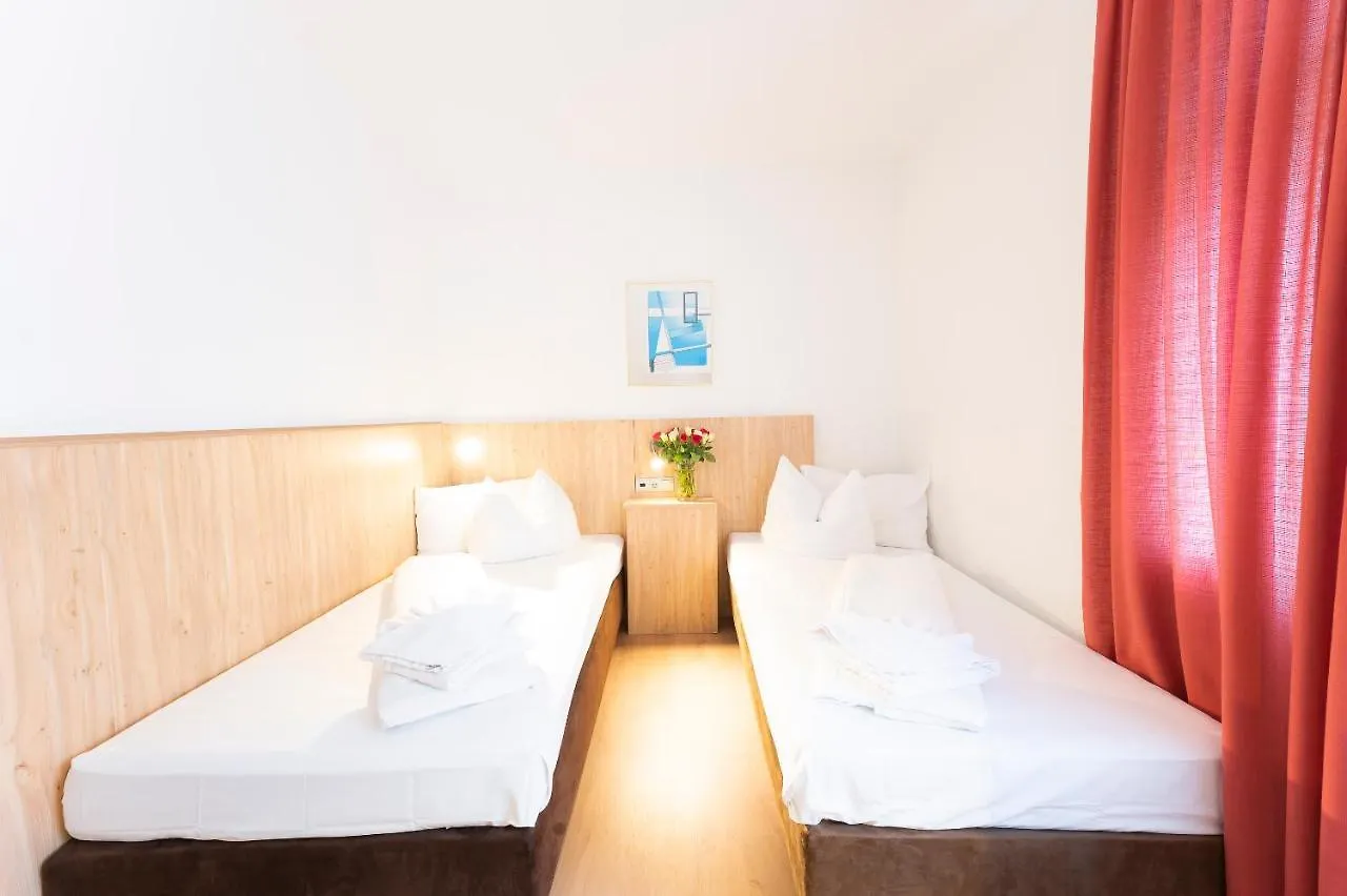 Hotel Astoria Am Urachplatz Stuttgart