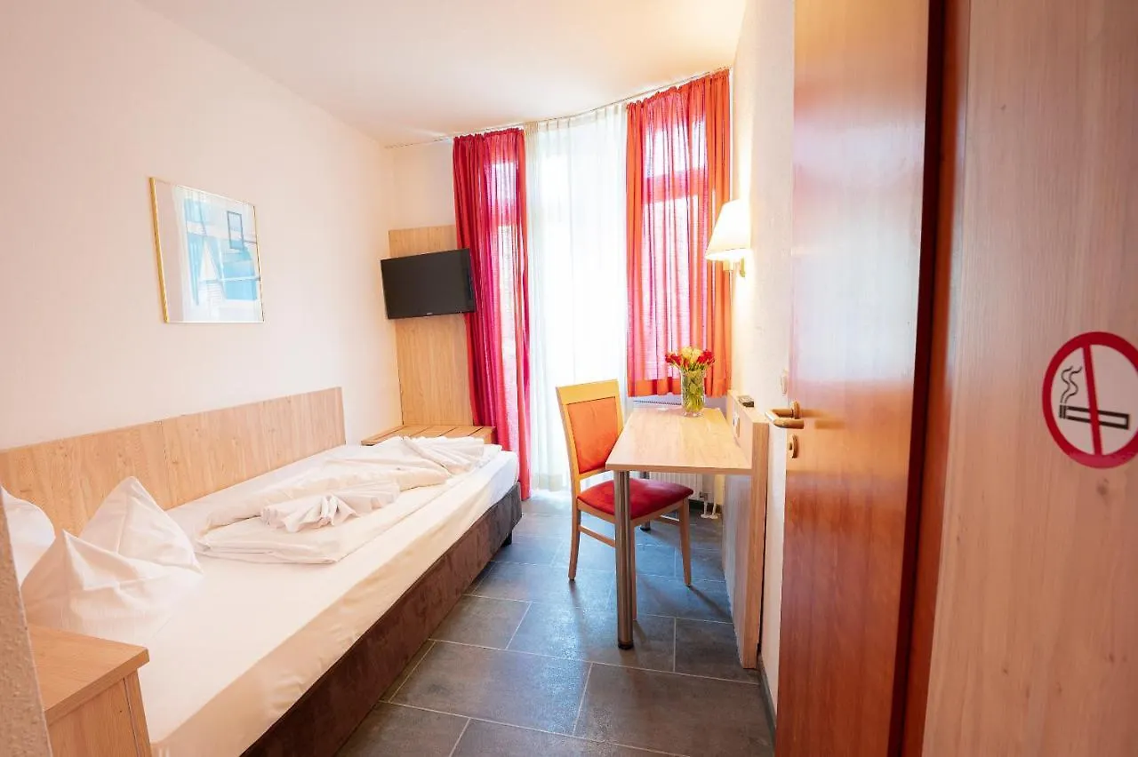 Hotel Astoria Am Urachplatz Stuttgart 3*,