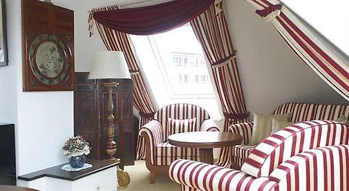 Hotel Astoria Am Urachplatz Stuttgart 3*,